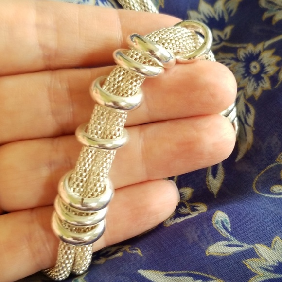 SILVER ๐ผ TONE NECKLACE - Picture 5 of 8